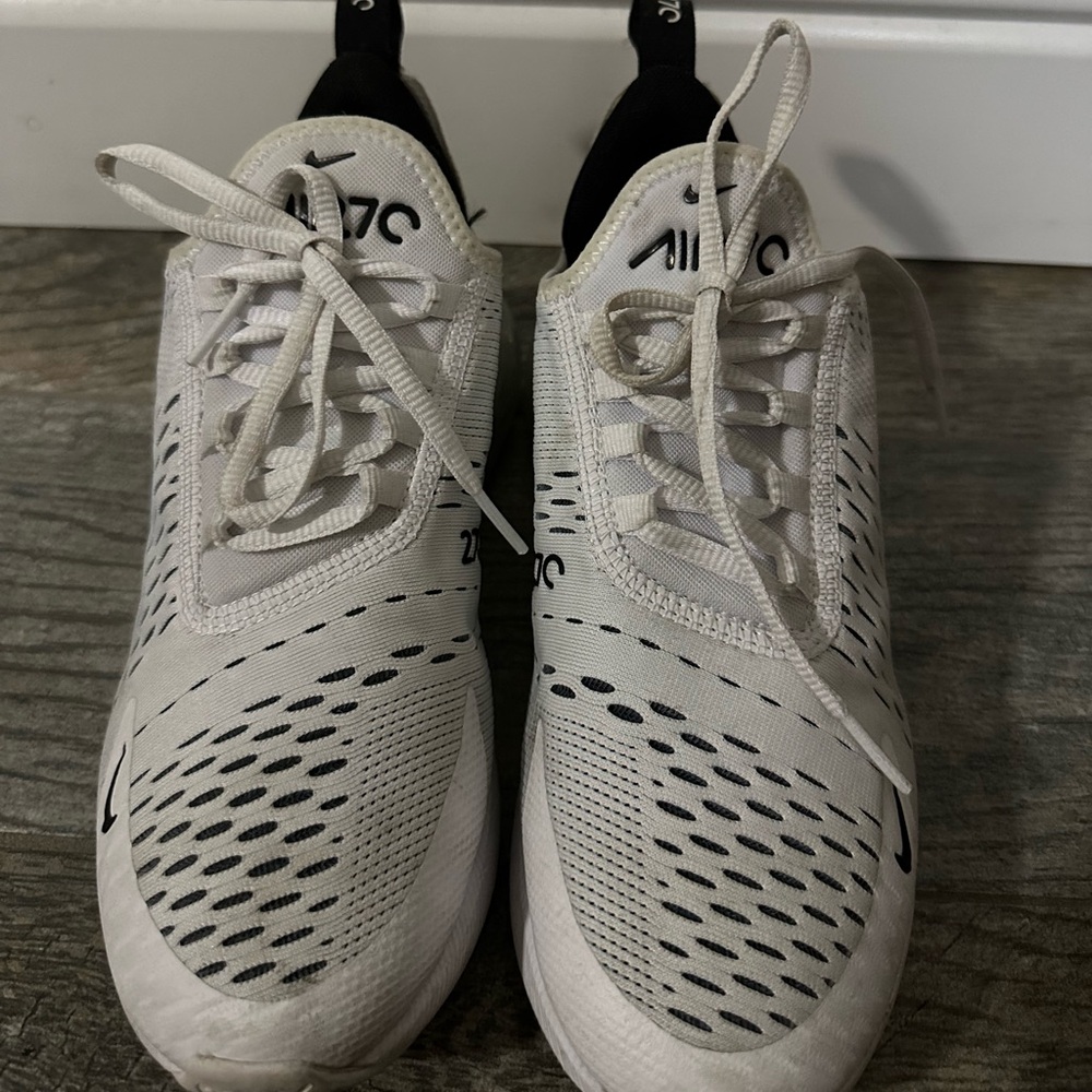 White Nike 270 air max. Size 7